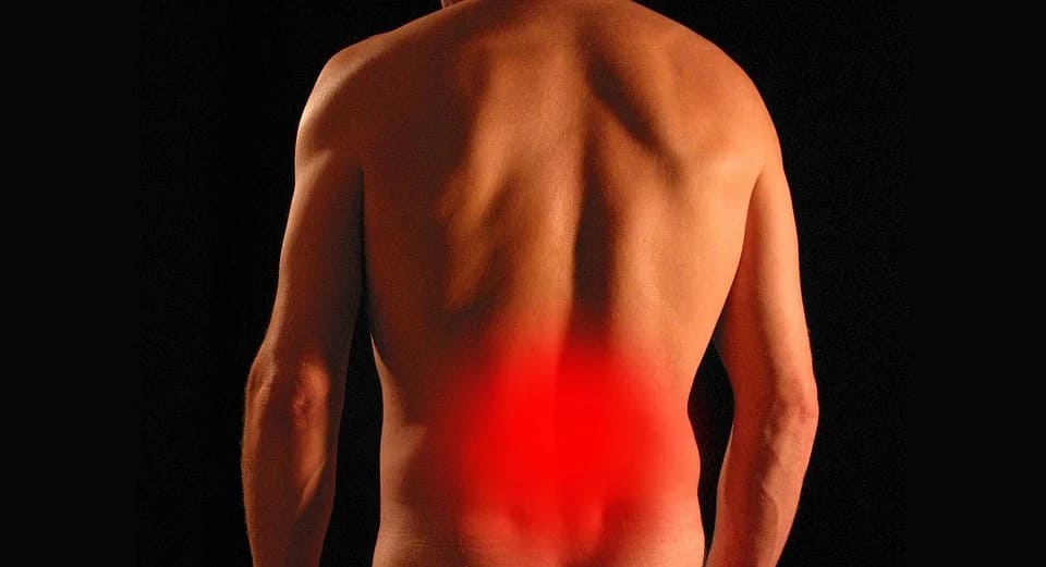 Douleur en bas du dos a gauche: Pourquoi et que faire?