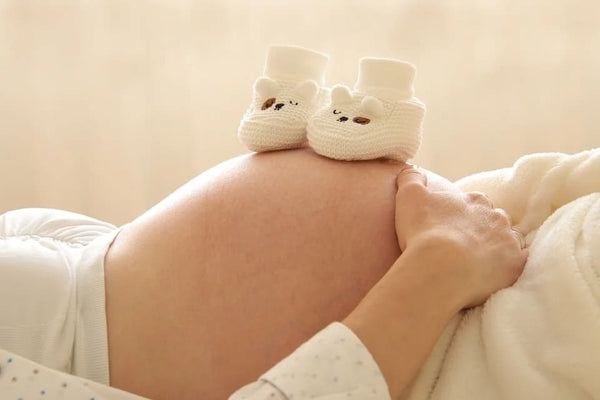 Douleur intercostale pendant la grossesse: Pourquoi et que faire?