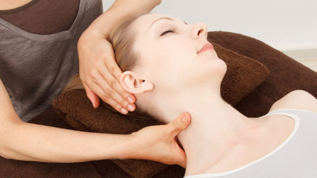 Mal a la Nuque: Le massage anti-douleur